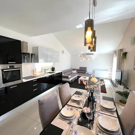 Monte Apartment *